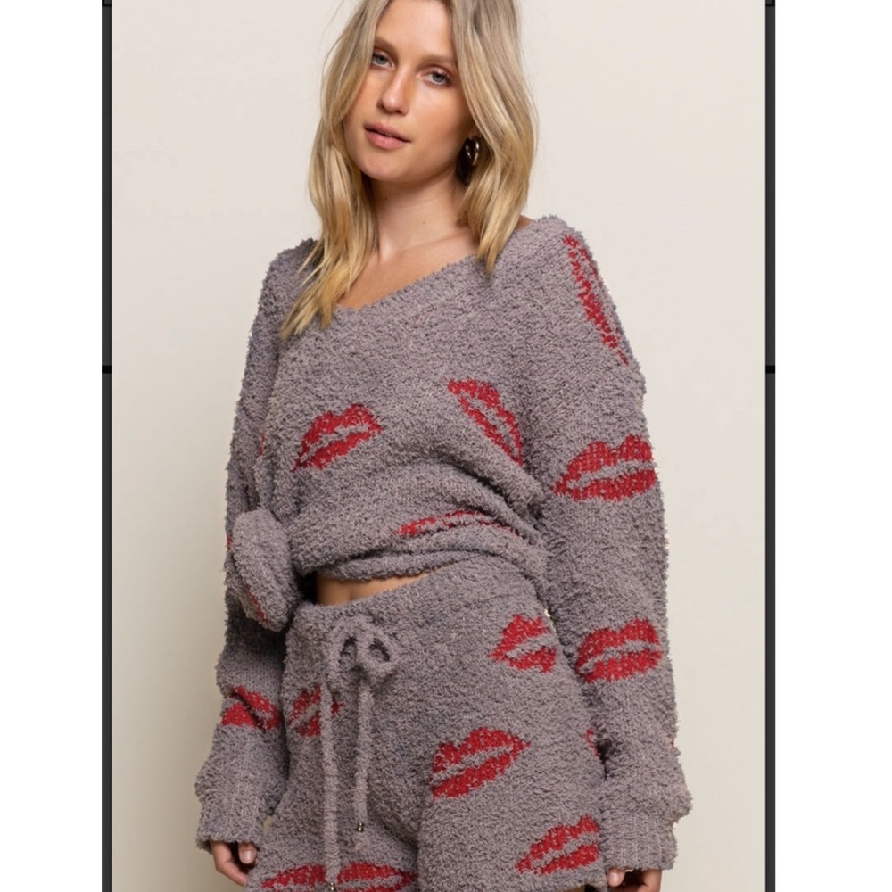 BERBER Lips V Neck pullover - Picture 4 of 5